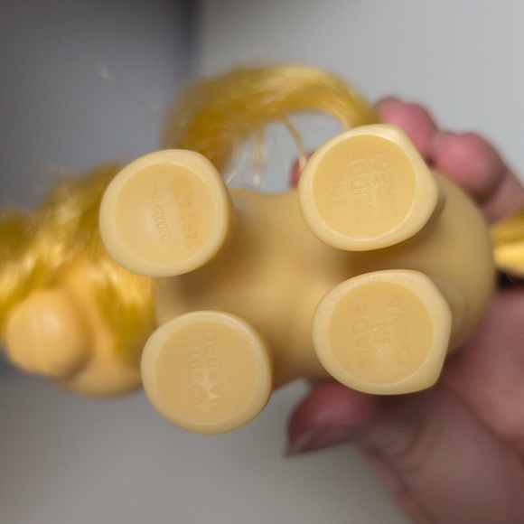 My Little Pony Butterscotch, 35th Anniversary Pony, Excellent Condition - Picture 4 of 4